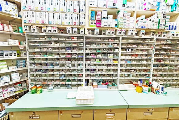 保木間つくし薬局調剤室